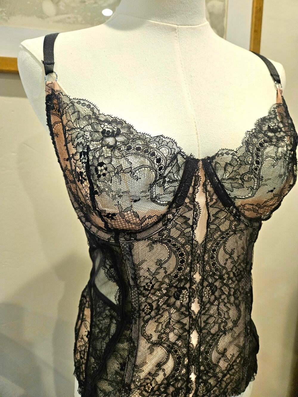 Victorias Secret Black Lace Bustier Corset Top Sheer Mesh Lace Up Underwire 36D